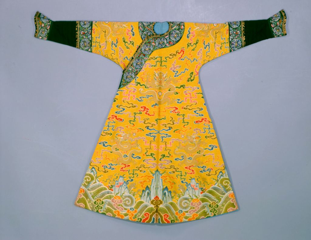 黄色云龙妆花纱袷龙袍